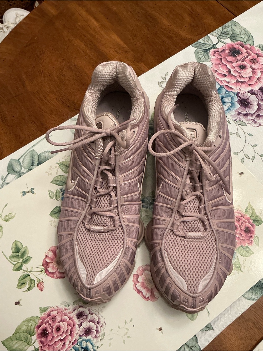 Women's
Nike Shox TL Women 10